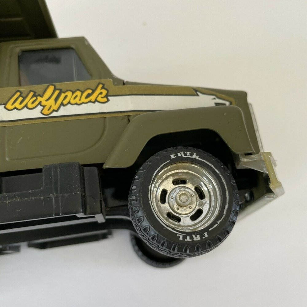 Ertl International Wolfpack Steel Dump Truck Corps - Picture 9 of 11